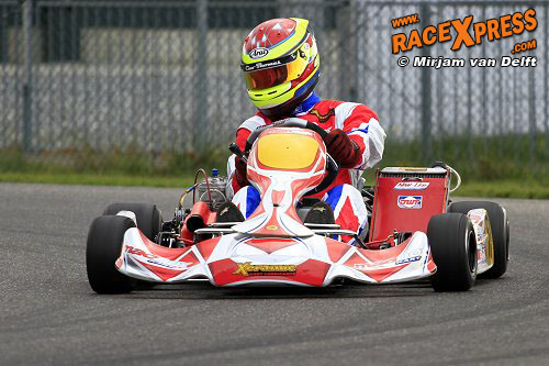 Ryan van der Burgt in actie op een Maddox kart van PdB Racing